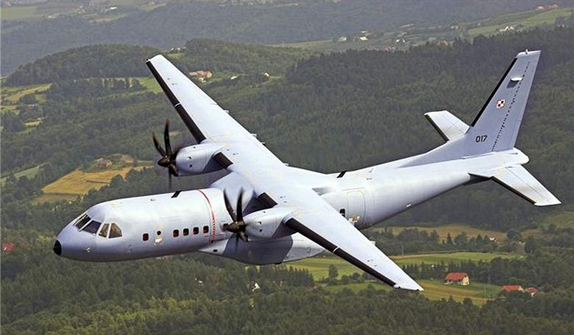 Archivní snímek letadla EADS Casa C-295M