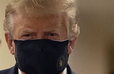 Americký prezident Donald Trump s roukou. | na serveru Lidovky.cz | aktuln zprvy