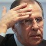 Ruský ministr zahraničí Sergej Lavrov mluví jinak než Putin. "Zásah na Krymu byl správný. Jednotky zabavily zbraně a výbušniny," citovala ho agentura Reuters. Ruští vojáci "na Krymu pouze chrání lidská práva a tím nejdůležitějším lidským právem je právo na život," prohlásil v pondělí.