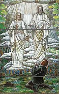 Glasdarstellung der ersten Vision des mormonischen Propheten Joseph Smith